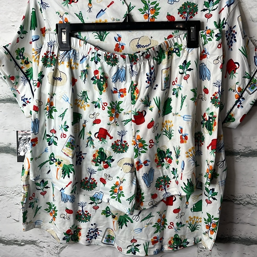Kate Spade Two Piece Top and Short Gardening Pajama Set NWT - Picture 4 of 4